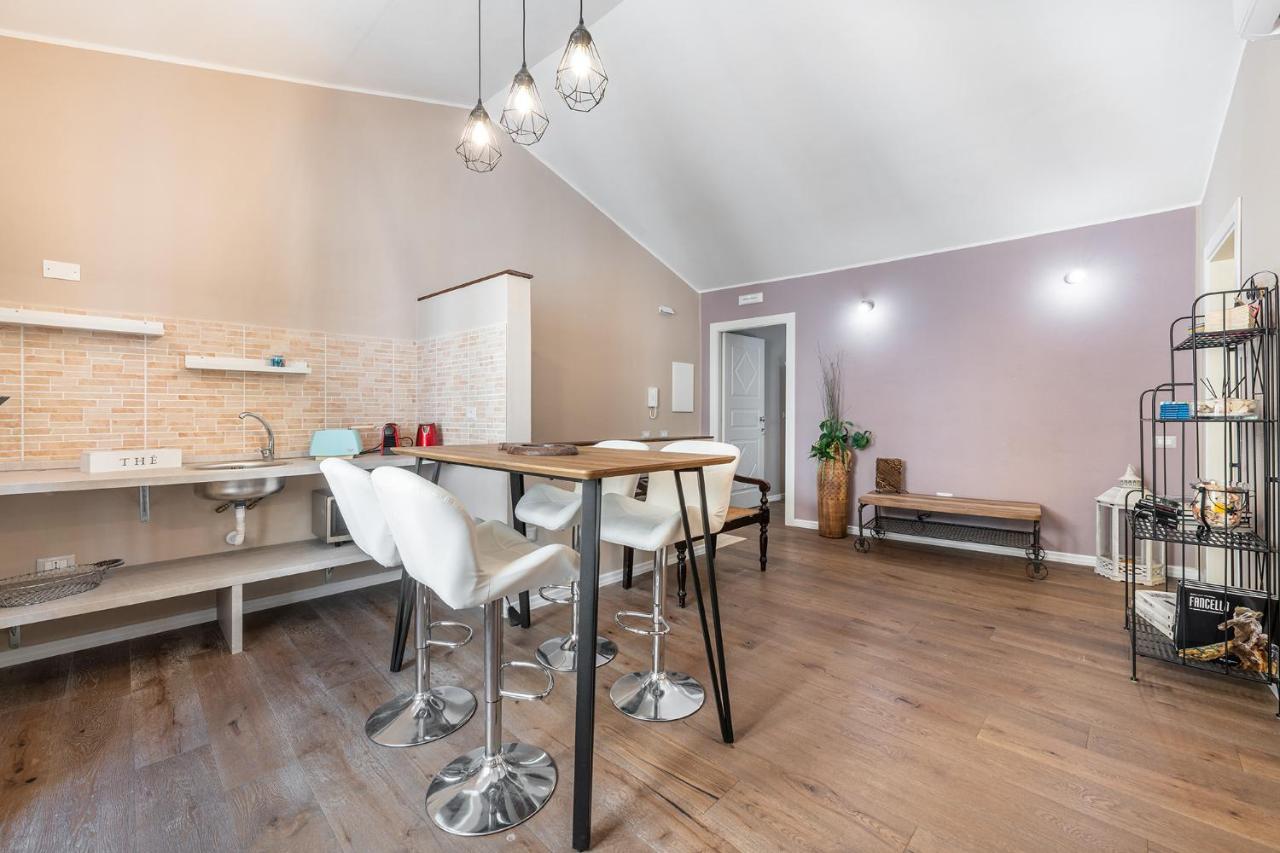 Promenade Boutique Rooms - City Centre カリアリ エクステリア 写真