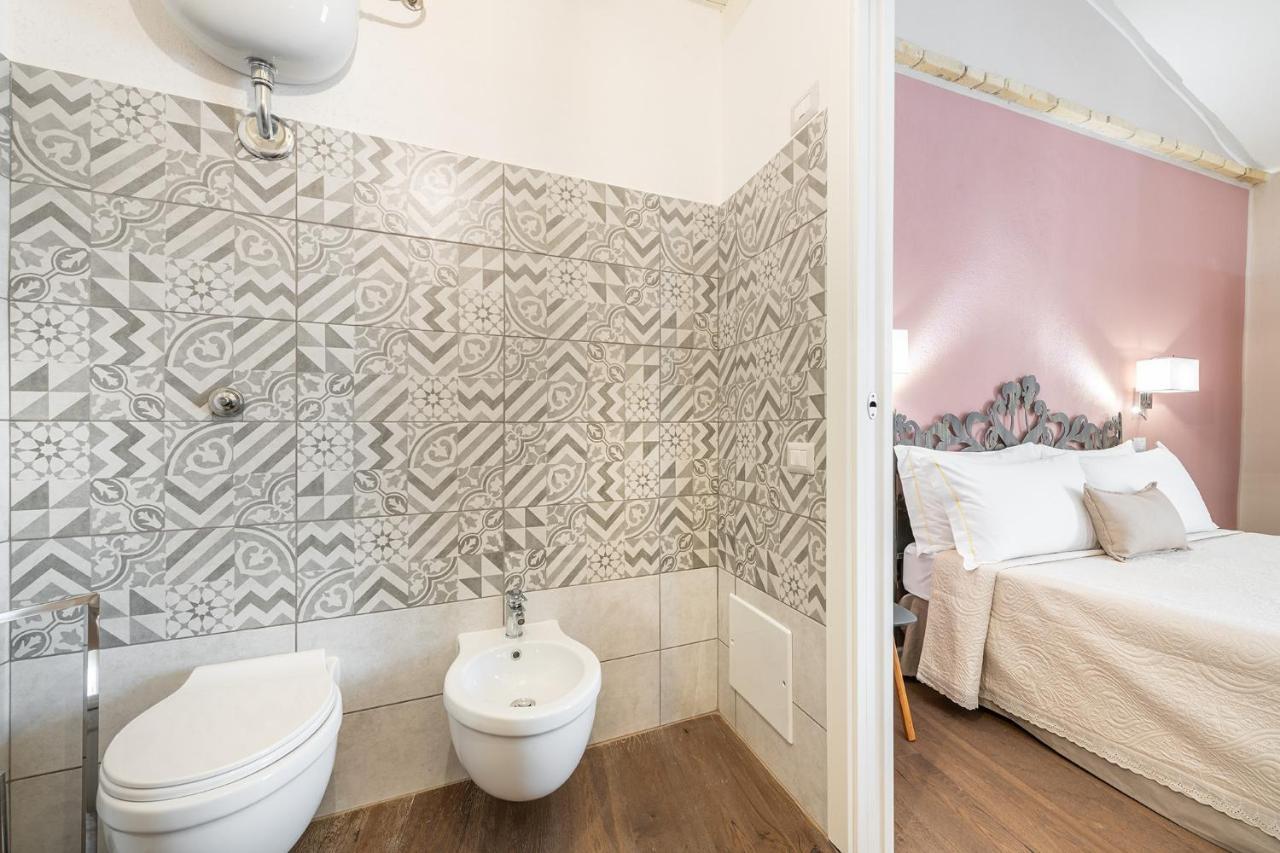 Promenade Boutique Rooms - City Centre カリアリ エクステリア 写真
