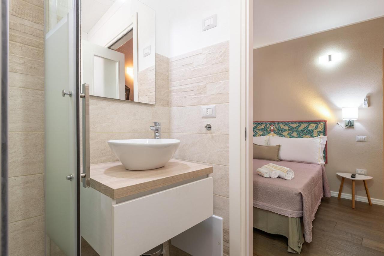 Promenade Boutique Rooms - City Centre カリアリ エクステリア 写真