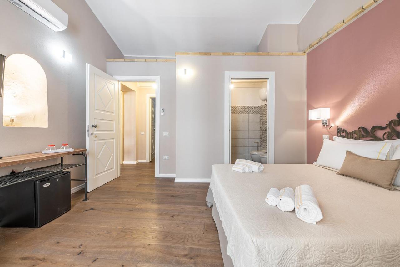 Promenade Boutique Rooms - City Centre カリアリ エクステリア 写真