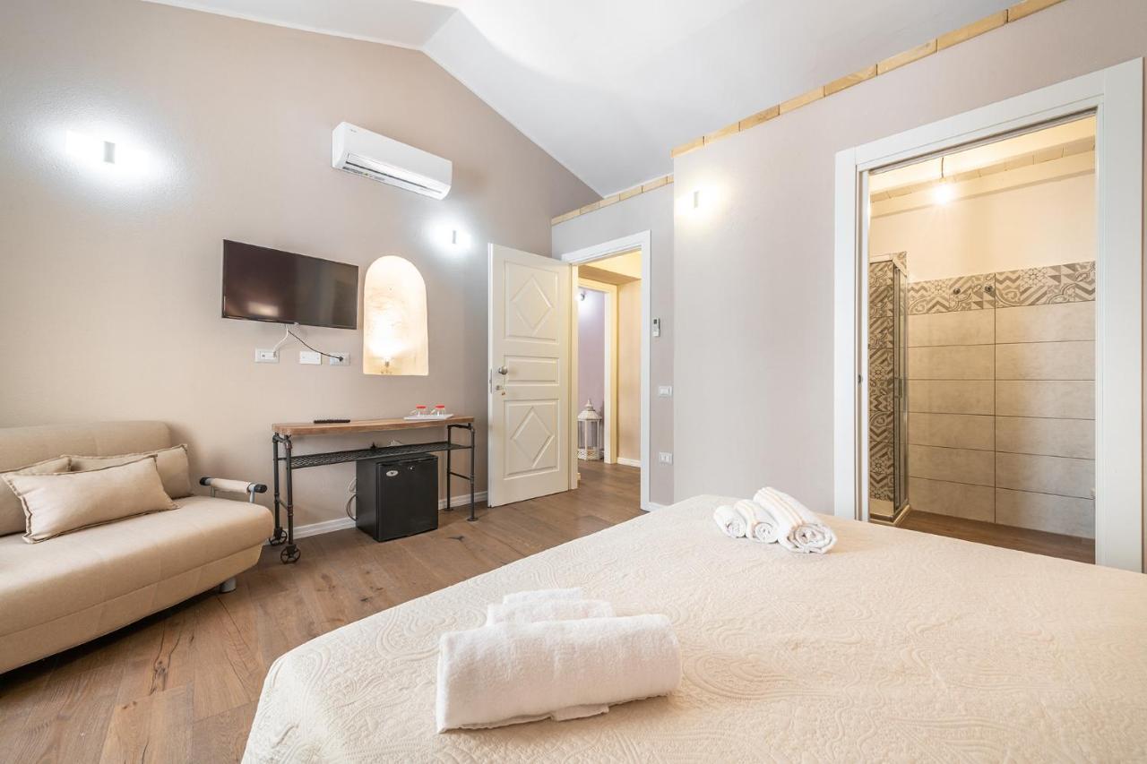 Promenade Boutique Rooms - City Centre カリアリ エクステリア 写真