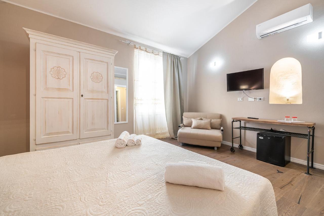 Promenade Boutique Rooms - City Centre カリアリ エクステリア 写真