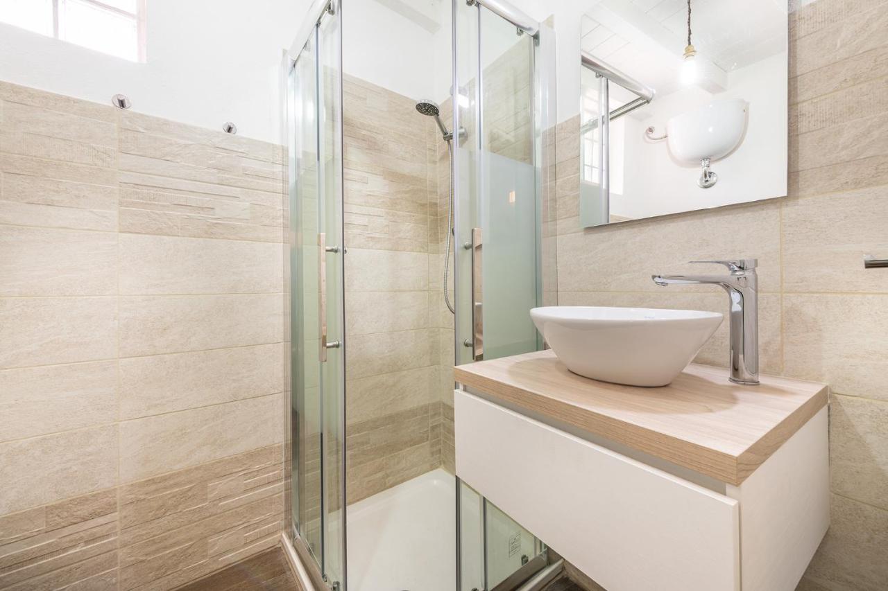 Promenade Boutique Rooms - City Centre カリアリ エクステリア 写真