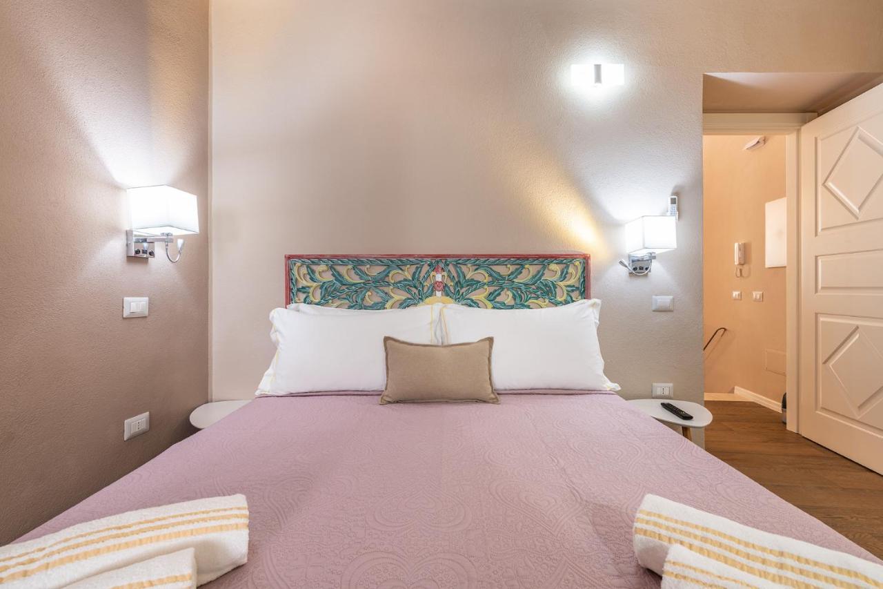 Promenade Boutique Rooms - City Centre カリアリ エクステリア 写真