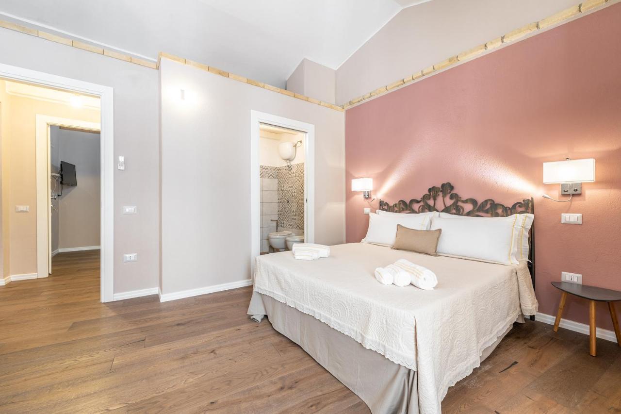 Promenade Boutique Rooms - City Centre カリアリ エクステリア 写真