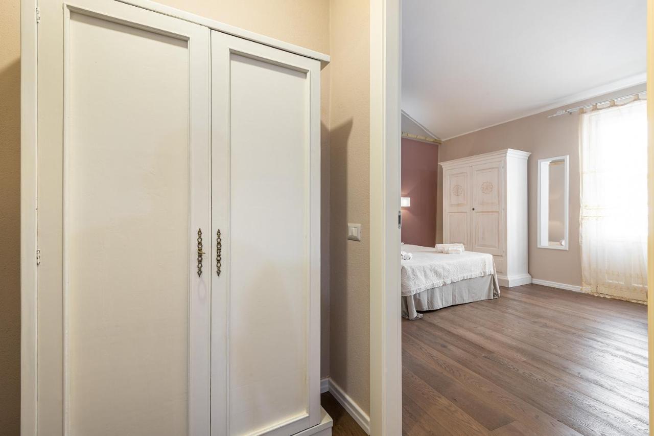 Promenade Boutique Rooms - City Centre カリアリ エクステリア 写真